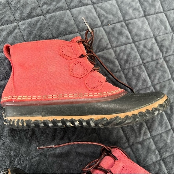 Sorel Boots Women 7 Shoes Out N About Rain Duck Red Ankle Lace Up - Picture 12 of 14